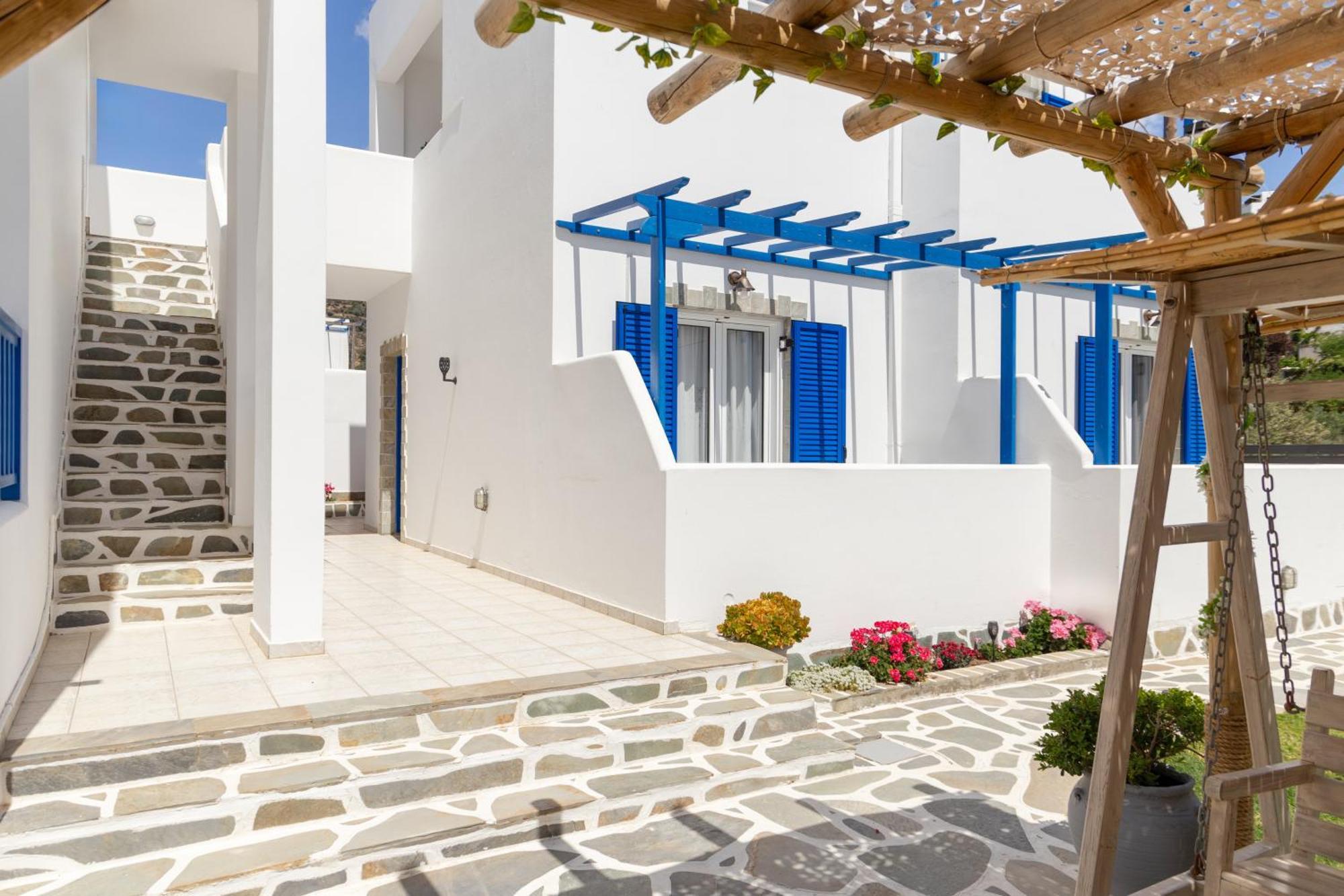 Nissea Studios - Πρώην Dora 2 Studios - Batsíon Dış mekan fotoğraf